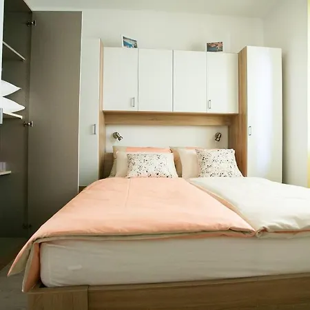 David, 2mins From Town Centre * Split