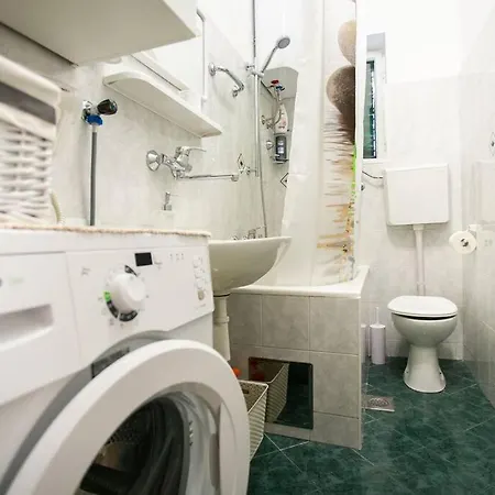 David, 2mins From Town Centre Apartamento