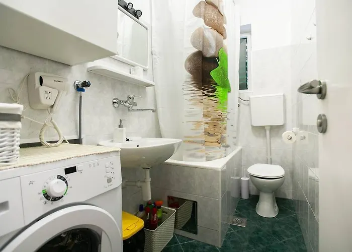 David, 2mins From Town Centre * Split