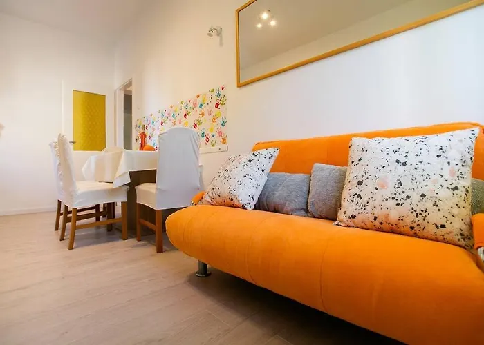 David, 2mins From Town Centre Apartman *